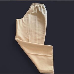 Women's polyester twill pants with elastic waistband by Alfred Dunner. Size 16